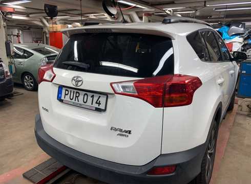 Vit Toyota RAW4 AWD stulen i Solna